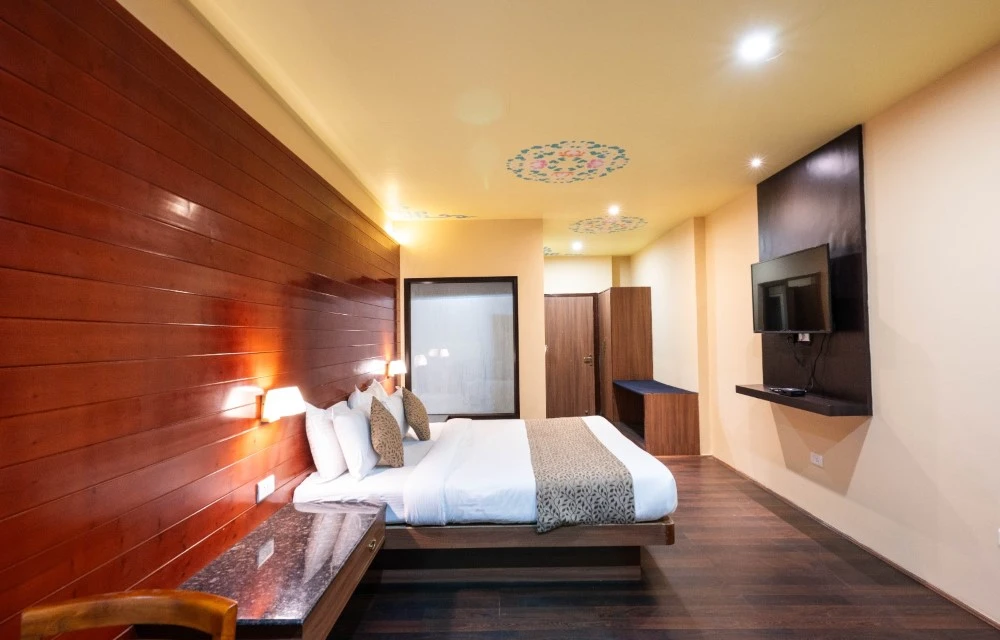 Exuctive Room with Balcony Image